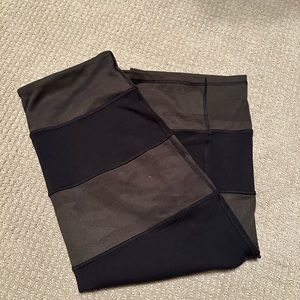 Lululemon high waisted skirt size 4